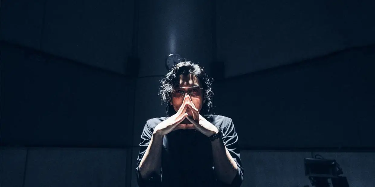 香港娱乐圈被谁控制_港娱人脉结构等级关系_香港娱乐圈谢贤曾江关系
